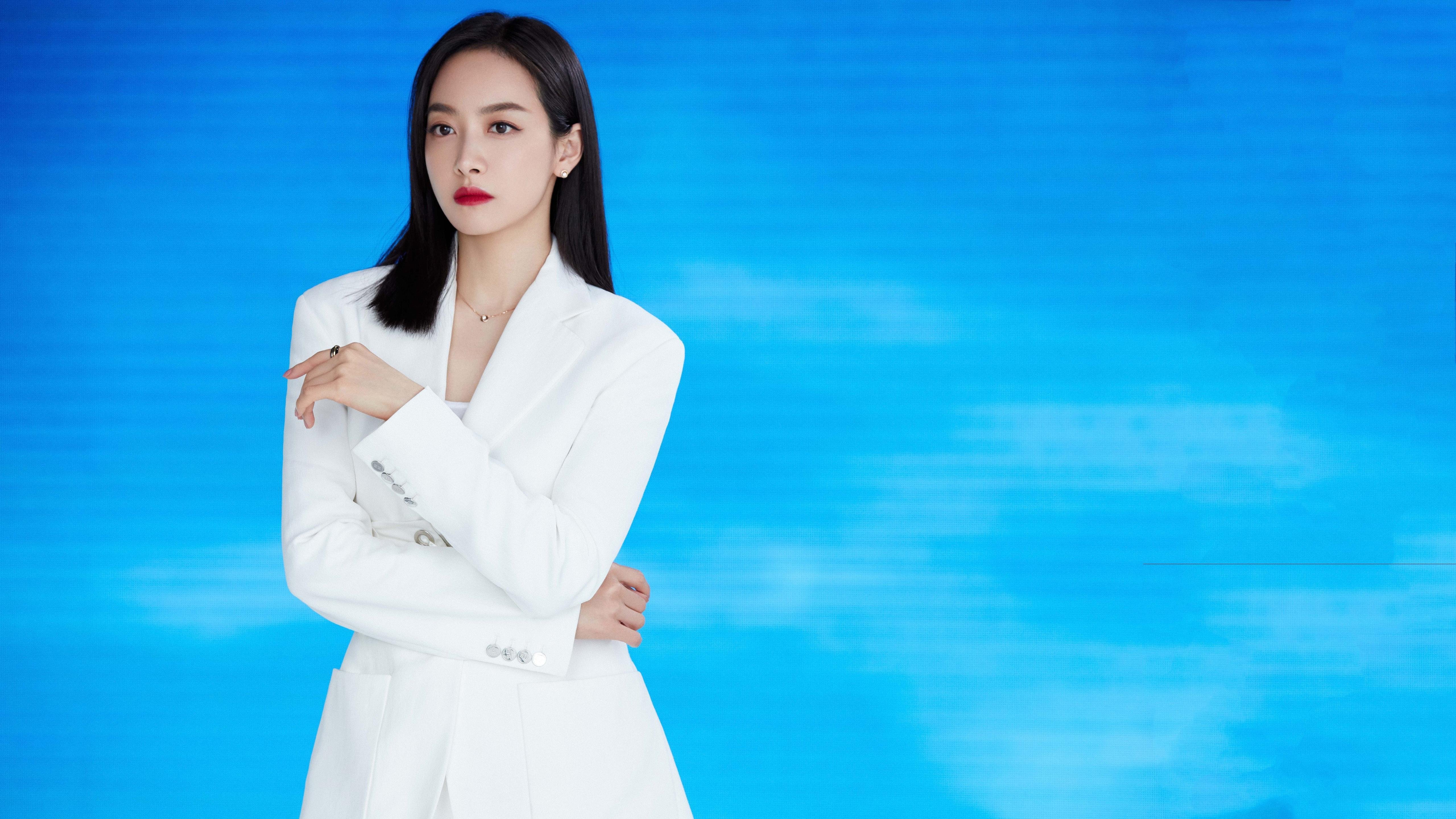 球队技术与战术结合紧密，场上表现卓越，球队战术怎么设置