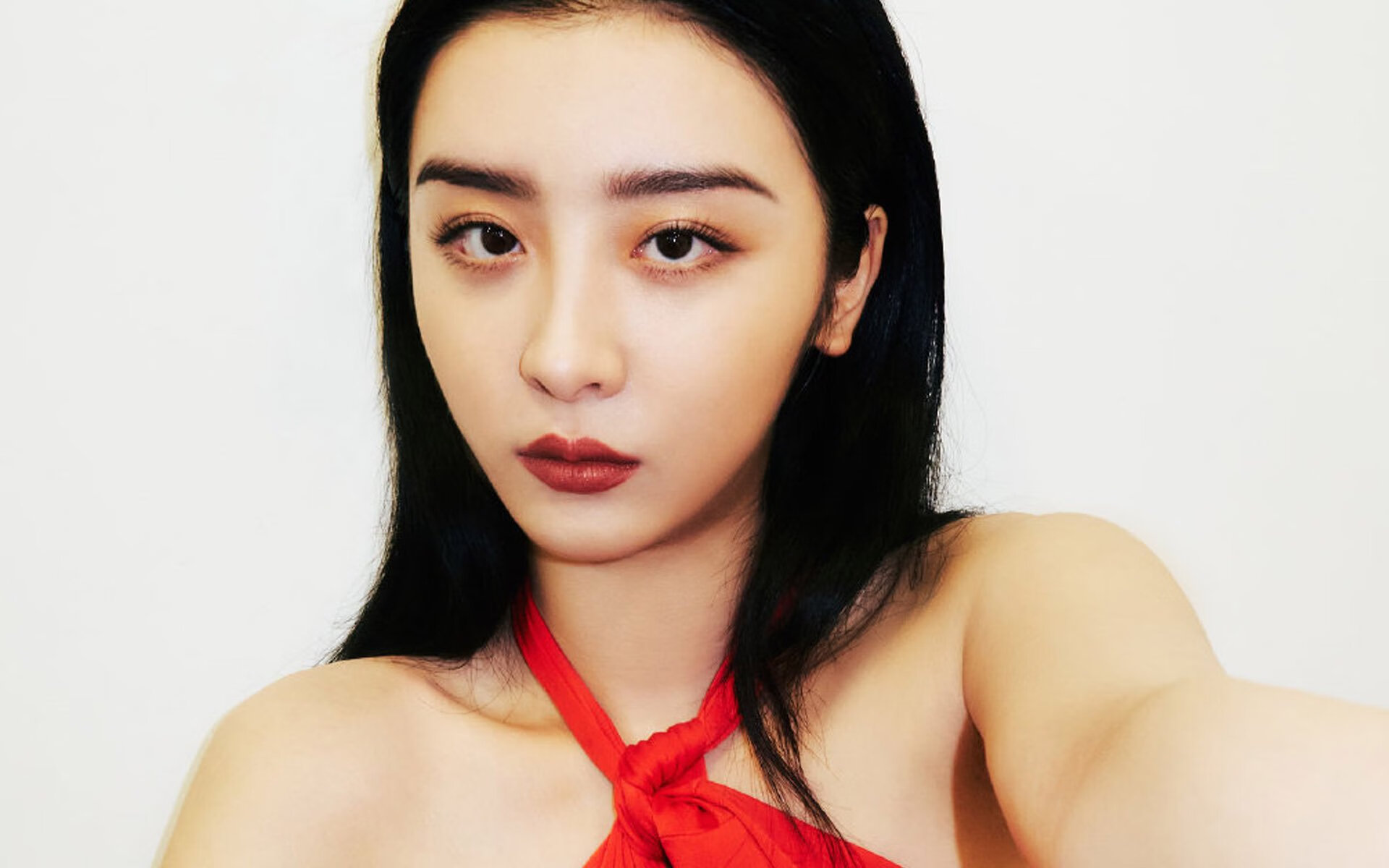 奇克男子篮球在国际邀请赛中表现抢眼,晋级关键一战